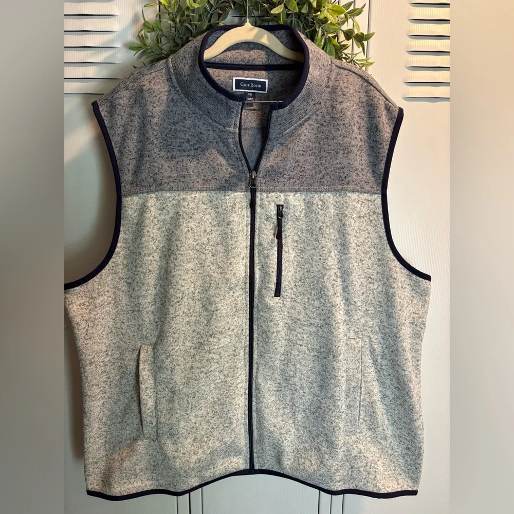 Men's Club Room XXL Colorblocked Fleece Vest from Dillards - Picture 2 of 4